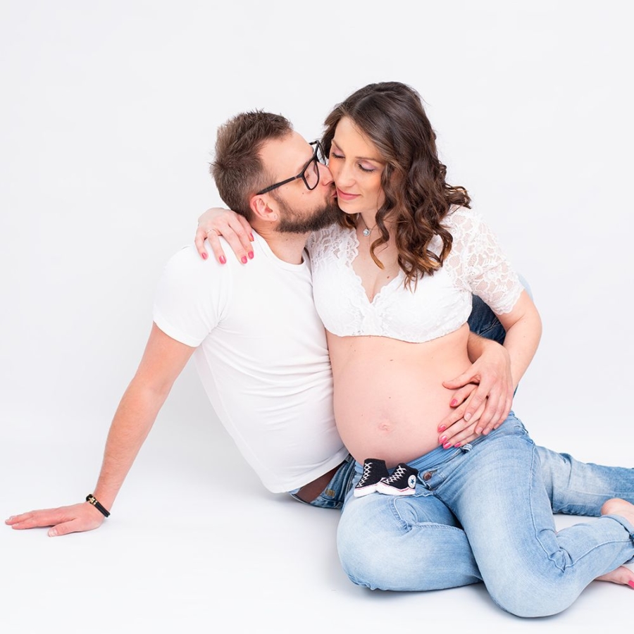 babybauchfotos-mit-partner-liebevoll-wuppertal