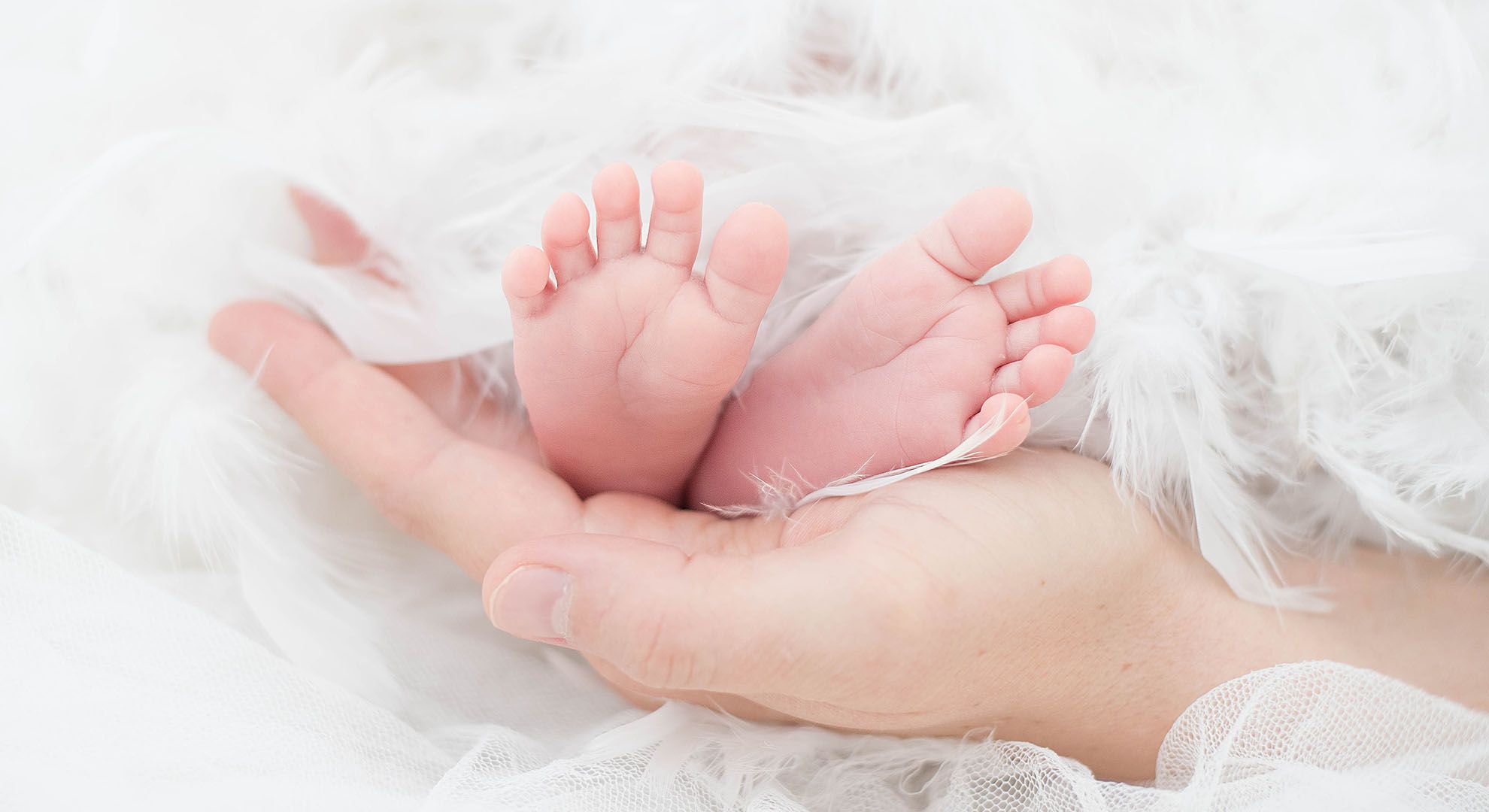 babyfuesse-neugeborenenfotografie