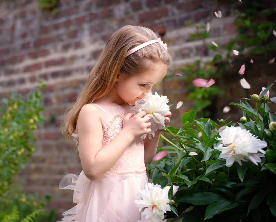 blumen-maedchenfoto-garten