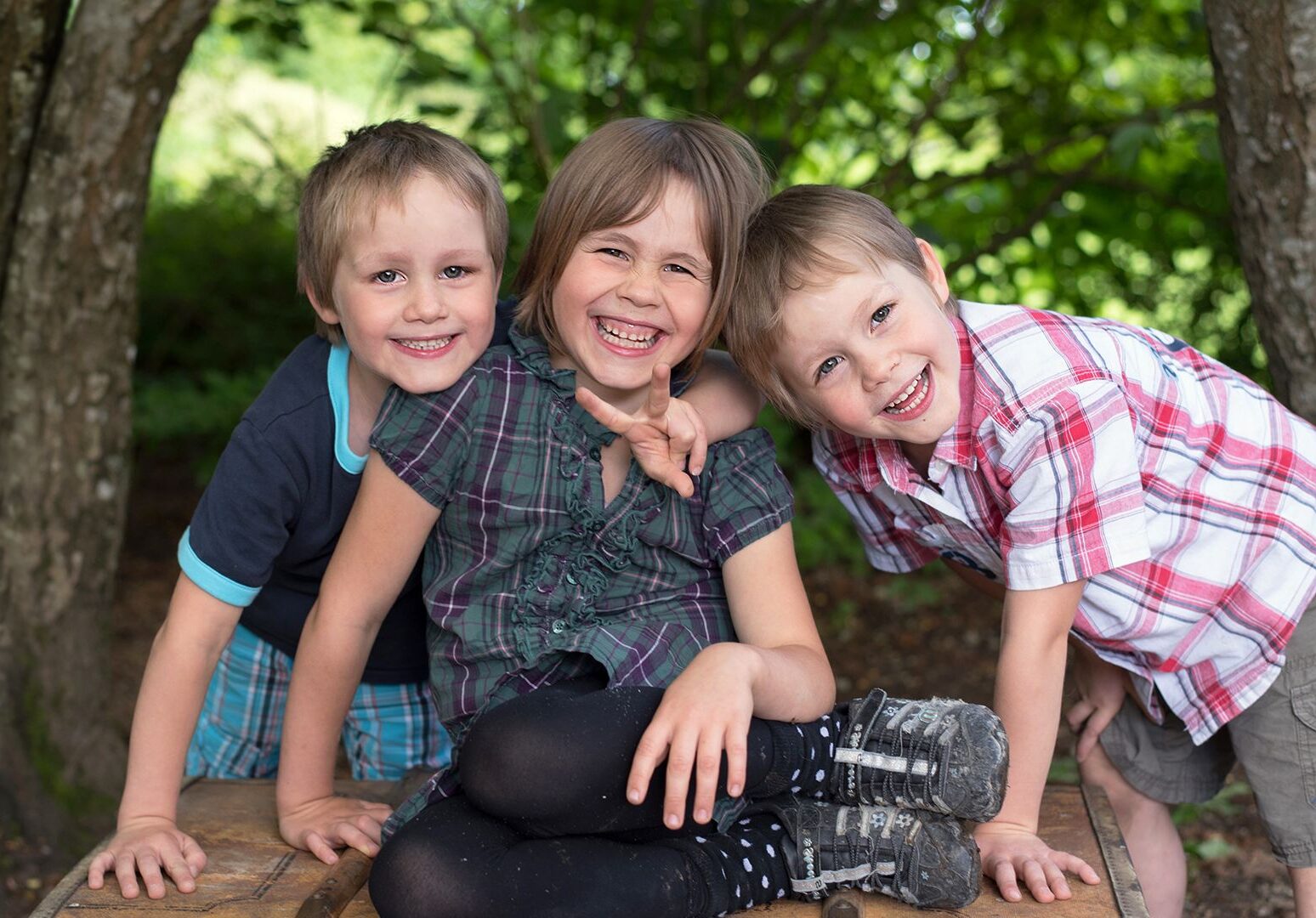 freche-fotografie-kinder-kein-posing lebendige kinderfotos ungestellt