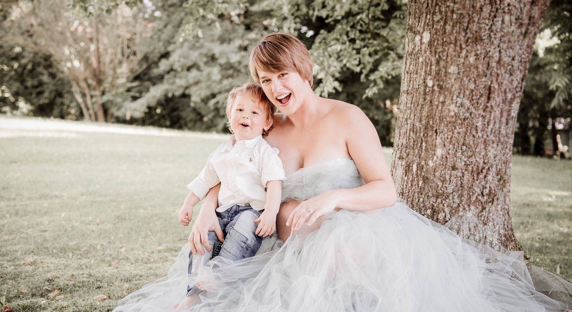 froehliche-babybauchfotos-mit-kind-142