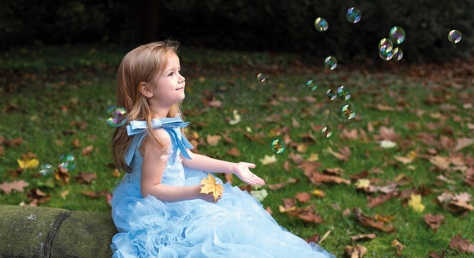 maedchen-seifenblasen-kinderfotografie-nrw
