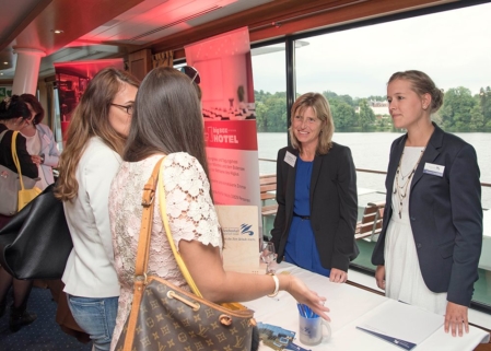 18-eventfotografie-messestand-schiff