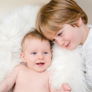 Babyfotograf wuppertal-202-mit Bruder