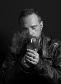 portraitfoto-man-kuenstlerisch